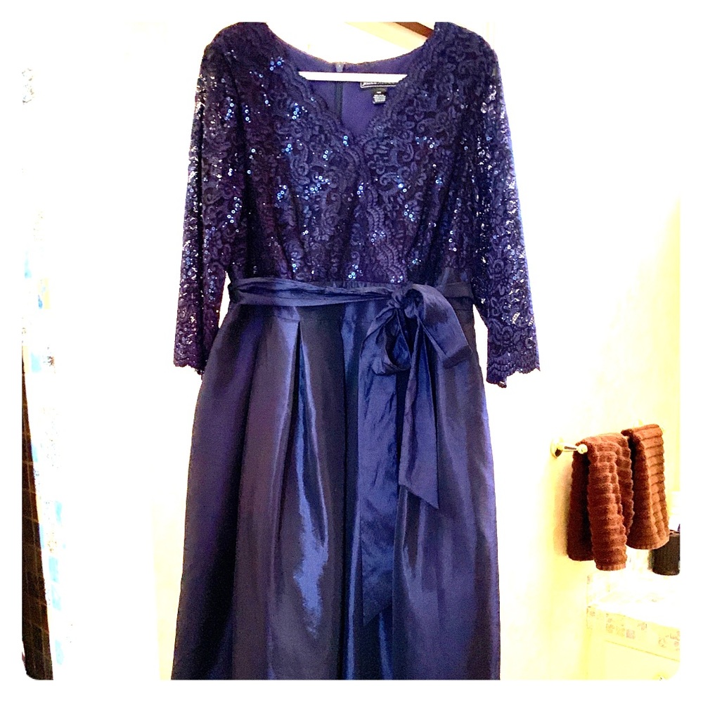 MOB Navy Dress. Jessica Howard 14W. Worn once